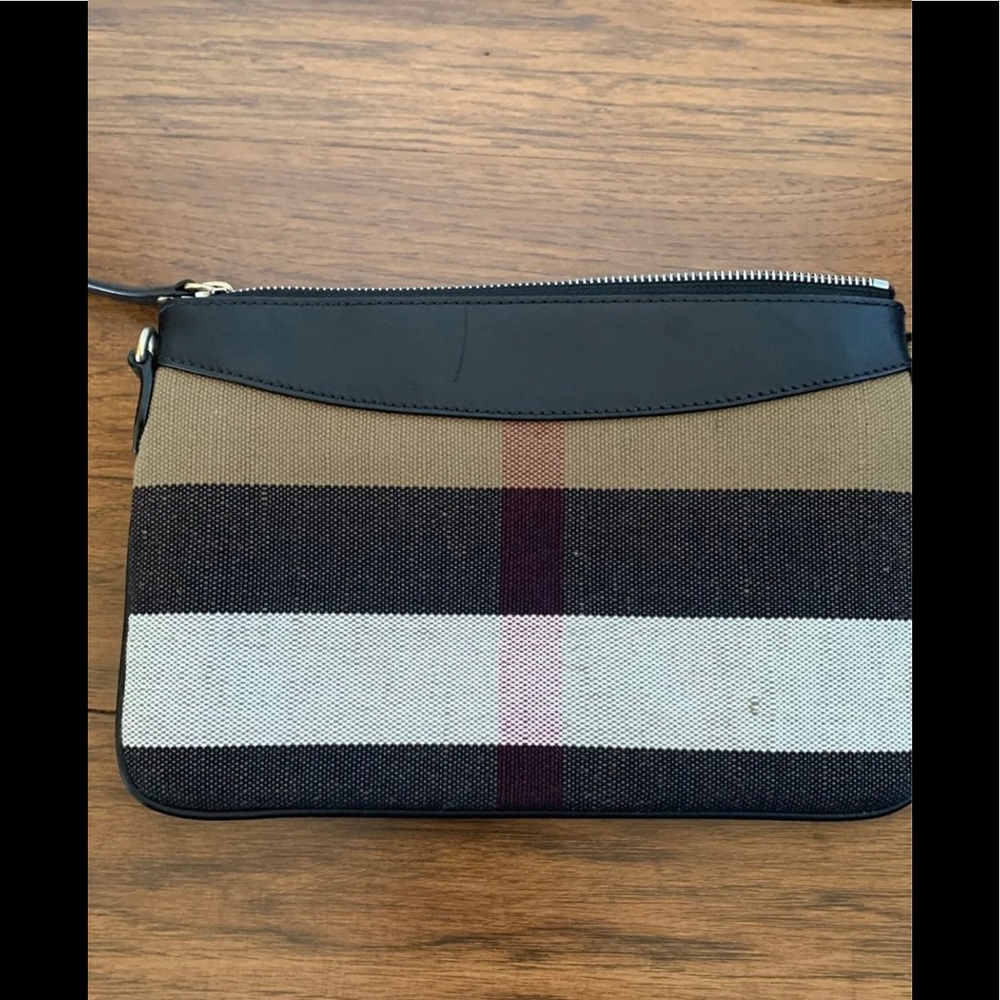 Burberry crossbody purse